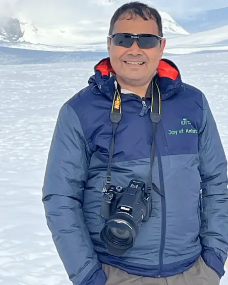Manish-Jain-Doctor-Photo-About-us-photo