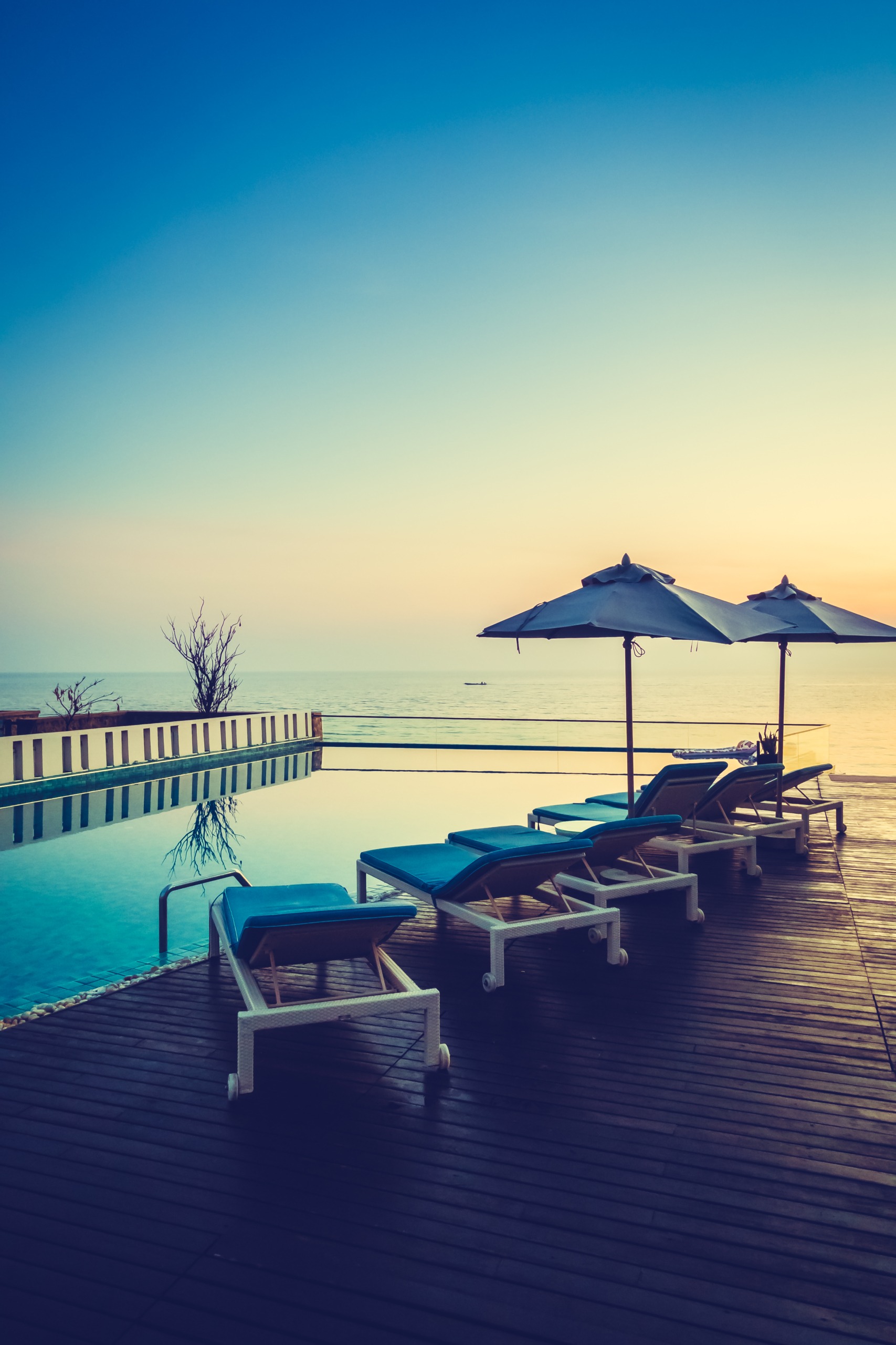 Top 12 Ultra-Luxury Travel Experiences Around the World (2025 Expert Guide)