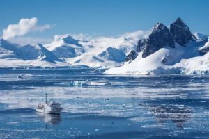 Explore Antarctica: A Luxury Guide to Experiential Antarctic Expeditions